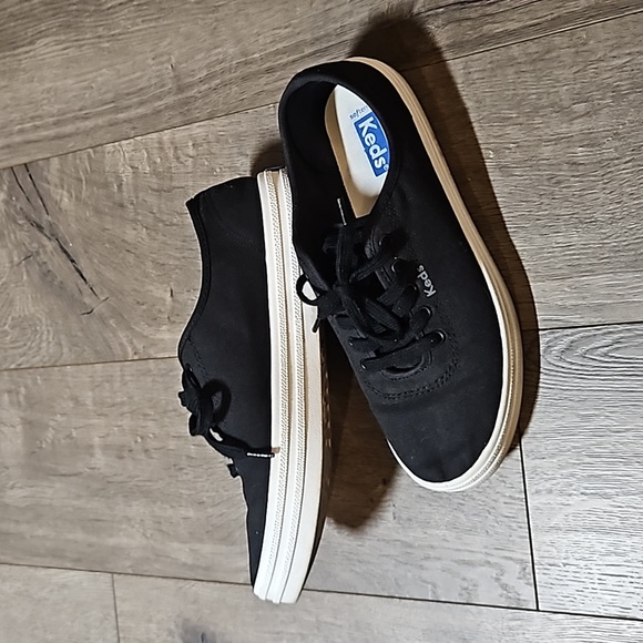 2/$20 - NWOT Keds Black Sneakers - Sz 7 - Picture 3 of 4